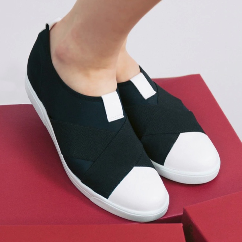 Munro Anjela Perfect Fit Arch Support Slip On Walking Shoes Sneakers Size 5.5